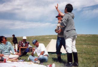 テント泊ですごす楽しい食事の時間