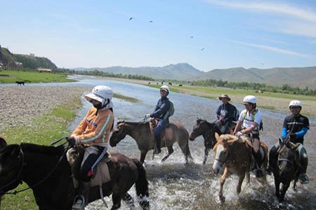 たくさんの馬から、スタッフがひとりひとりにあう馬をお選びします。馬は相棒！